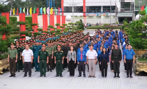 Tuổi trẻ Tây Ninh thắp nến tri ân các anh hùng, liệt sĩ