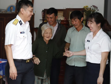 Thắp sáng ngọn lửa tri ân