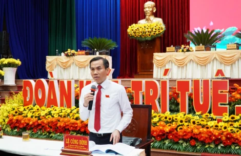 Ngày làm việc thứ nhất Đại hội đại biểu Đảng bộ phường Long An lần thứ I