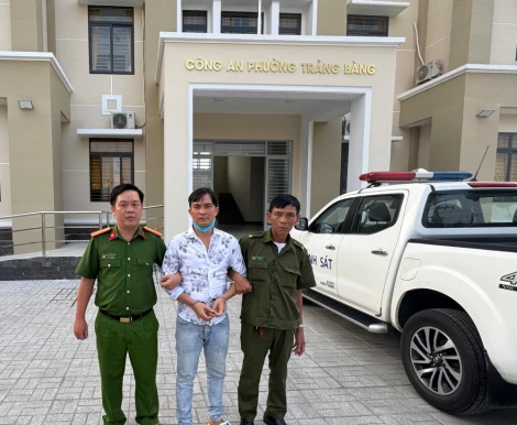 Công an phường Trảng Bàng bắt đối tượng truy nã