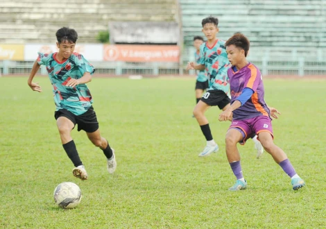 Chiều 07/8, U17 Tây Ninh có trận thi đấu tập huấn với Becamex TP.HCM trong quá trình chuẩn bị cho Giải vô địch U17 Quốc gia 2025.