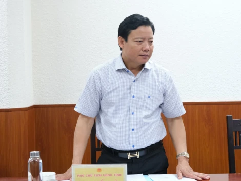 Lãnh đạo UBND tỉnh Tây Ninh làm việc với Trường Cao đẳng Y tế Long An