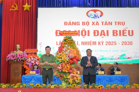 Ông Đặng Hoàng Tuấn được chỉ định giữ chức vụ Bí thư Đảng ủy xã Tân Trụ