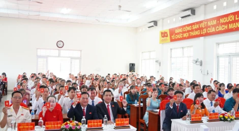 Ngày làm việc thứ nhất Đại hội đại biểu Đảng bộ phường Khánh Hậu lần thứ I