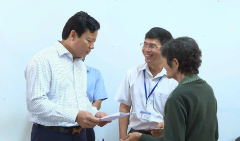 Phó Chủ tịch UBND tỉnh Phạm Tấn Hòa làm việc với UBND phường Gò Dầu