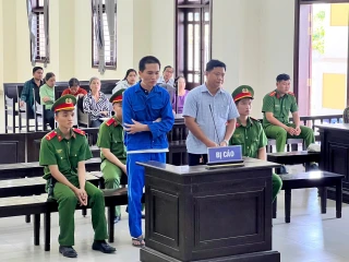 Bác sĩ cấp khống 54 giấy chứng nhận bị phạt 8 năm tù