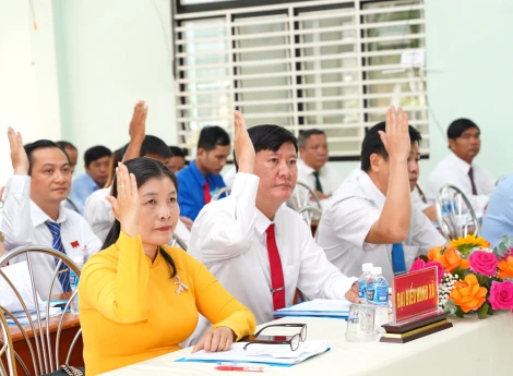 HĐND xã Tân Phú: Thông qua các nghị quyết để vận hành hiệu quả mô hình chính quyền địa phương 2 cấp