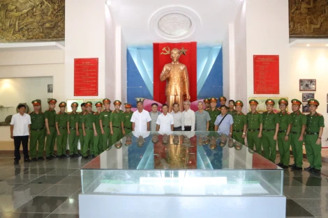 Khẩn trương, kịp thời và khách quan