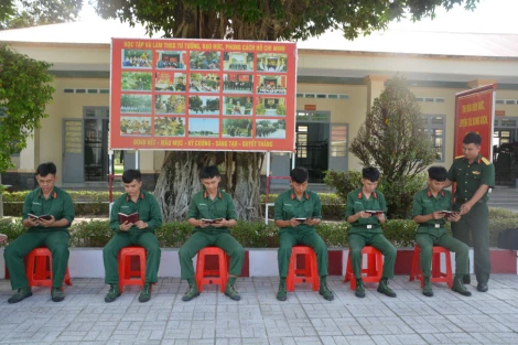 'Sổ tay chiến sĩ' – Cẩm nang bổ ích của bộ đội