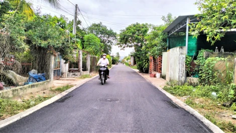 Khu phố Bình Trung, phường Bình Minh: Đường hẻm số 1 đã được thảm bêtông nhựa nóng