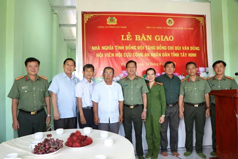 Những ngôi nhà nghĩa tình đồng đội