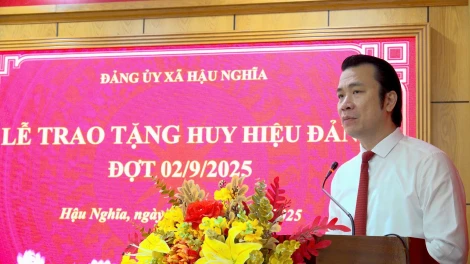 Ngày 26/8, Đảng ủy xã Hậu Nghĩa, tỉnh Tây Ninh tổ chức trao Huy hiệu Đảng nhân kỷ niệm 80 năm Cách mạng Tháng Tám và Quốc khánh nước Cộng hòa xã hội chủ nghĩa Việt Nam (02/9/1945 – 02/9/2025) cho 16 đảng viên.