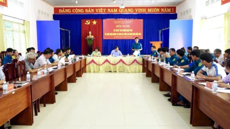 Sáng 27/8, Hội đồng Nghĩa vụ quân sự xã Thạnh Bình (tỉnh Tây Ninh) tổ chức Hội nghị xét duyệt tiêu chuẩn nhập ngũ và nghĩa vụ tham gia Công an Nhân dân năm 2026. Chủ tịch UBND xã Võ Hoàng Duy - Chủ tịch Hội đồng Nghĩa vụ quân sự xã chủ trì.
