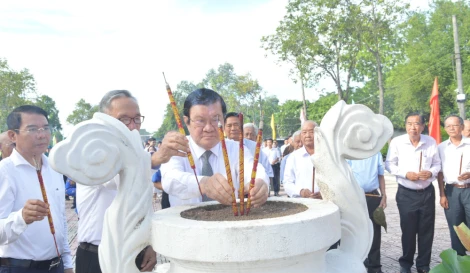 Đức Hòa tổ chức Lễ dâng hương tưởng niệm ngày hy sinh đồng chí Võ Văn Tần