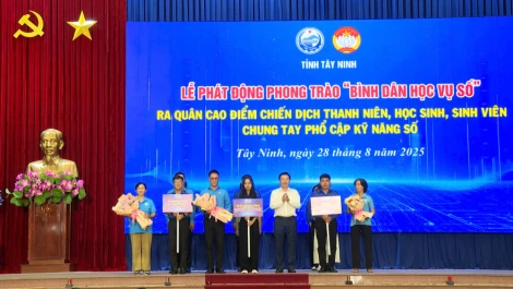 Tây Ninh phát động Phong trào 'Bình dân học vụ số'