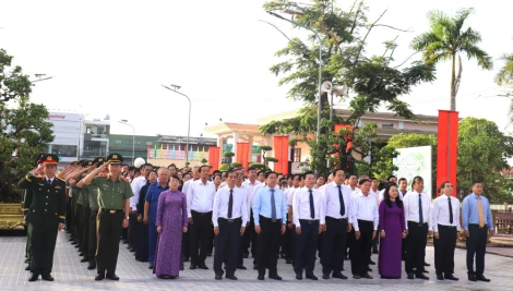 Tây Ninh: Viếng nghĩa trang liệt sĩ nhân kỷ niệm Quốc khánh 02/9