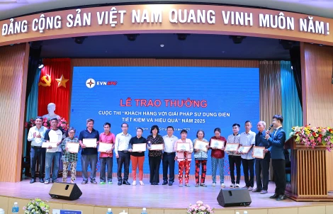 Sau 3 tháng tổ chức cuộc thi “Khách hàng với giải pháp sử dụng điện tiết kiệm và hiệu quả” năm 2025, ngày 29/8, Công ty Điện lực Tây Ninh tổ chức trao thưởng cho 16 khách hàng đạt giải.