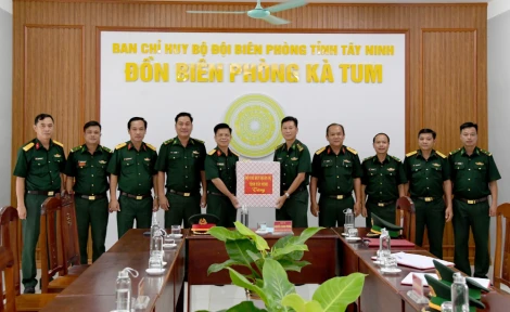 Đoàn công tác Bộ Chỉ huy Quân sự tỉnh Tây Ninh thăm, động viên các đơn vị biên giới