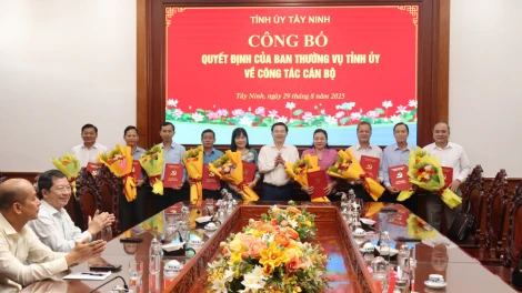 Tỉnh ủy Tây Ninh công bố các quyết định về công tác cán bộ