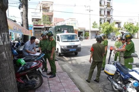 Tăng cường tuần tra kiểm soát, bảo đảm an ninh trật tự các ngày lễ lớn và Đại hội đảng bộ các cấp