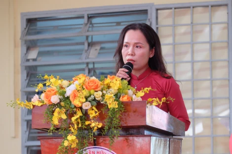 Chủ nhiệm Ủy ban Kiểm tra Tỉnh ủy Nguyễn Thành Vững dự Lễ khai giảng tại Trường THPT Nguyễn Hữu Thọ