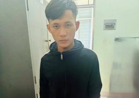 Bắt đối tượng vờ hỏi xem vàng rồi cướp giật