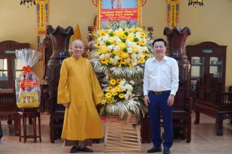 Phó Bí thư Tỉnh ủy Nguyễn Thanh Hải thăm, chúc mừng Đại lễ Vu Lan năm 2025