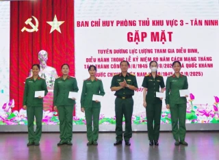 Ban Chỉ huy Phòng thủ khu vực 3 – Tân Ninh: Tuyên dương lực lượng tham gia diễu binh, diễu hành