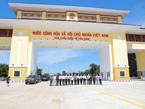 Khảo sát công tác chuẩn bị tổ chức Lễ khai trương cặp Cửa khẩu Quốc tế Tân Nam - Meun Chey