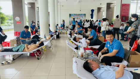 Tiếp nhận 195 đơn vị máu tại chương trình hiến máu tình nguyện
