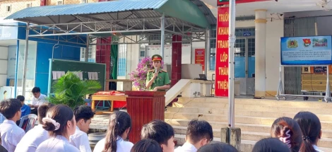 Tuyên truyền phòng, chống ma túy cho hơn 800 học sinh tại xã Hưng Điền