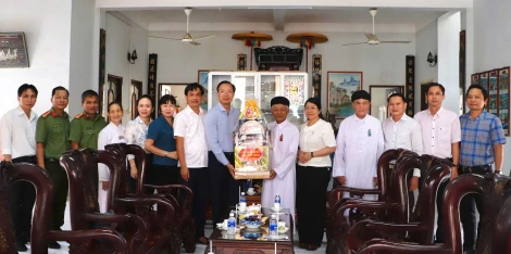 Phó Chủ tịch UBND tỉnh Tây Ninh Đoàn Trung Kiên thăm các Ban đại diện Hội thánh Cao Đài