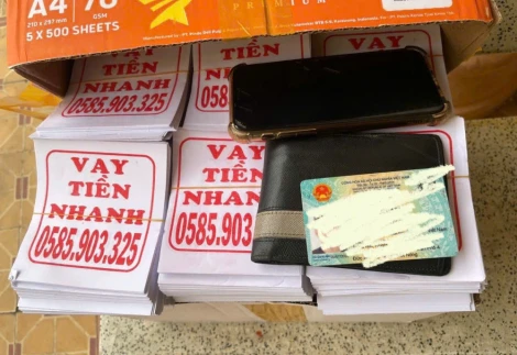 Công an phường Tân Ninh tuần tra, xử lý đối tượng rải tờ rơi 'Vay tiền nhanh'
