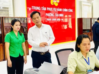 Trung tâm phục vụ hành chính công phường Tân Ninh: Tiếp tục nâng cao chất lượng phục vụ Nhân dân
