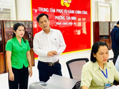Trung tâm phục vụ hành chính công phường Tân Ninh: Tiếp tục nâng cao chất lượng phục vụ Nhân dân
