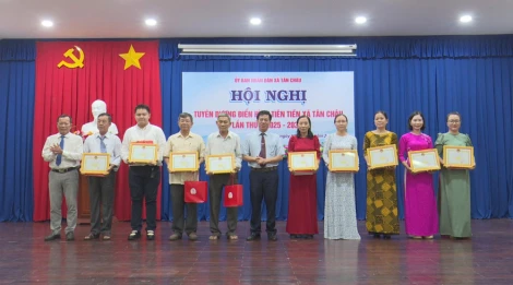 Xã Tân Châu tuyên dương nhiều điển hình tiên tiến giai đoạn 2020-2025