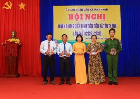 Xã Tân Thành tuyên dương các điển hình tiên tiến giai đoạn 2020-2025