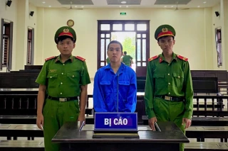 Mâu thuẫn tiền bạc, dùng dao gây án