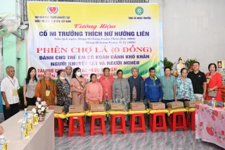 Phiên chợ lá 0 đồng dành cho học sinh và người có hoàn cảnh khó khăn