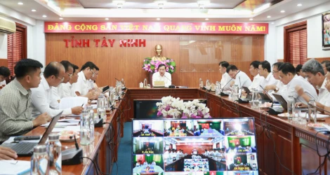 Sáng 25/9, Phó Bí thư Tỉnh ủy, Chủ tịch UBND tỉnh Tây Ninh Nguyễn Văn Út chủ trì tiếp và làm việc với Tổng Công ty Điện lực miền Nam (EVNSPC) về việc cung cấp điện và tình hình đầu tư xây dựng các công trình điện trên địa bàn.