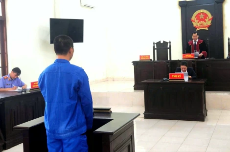 Điều khiển xe có nồng độ cồn, chống người thi hành công vụ, bị phạt 1 năm tù