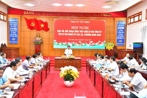 Ngày 26/9, Tỉnh ủy Tây Ninh tổ chức Hội nghị gặp gỡ, đối thoại trực tiếp giữa Bí thư Tỉnh ủy với bí thư đảng ủy các xã, phường năm 2025. Bí thư Tỉnh ủy Nguyễn Văn Quyết chủ trì hội nghị.