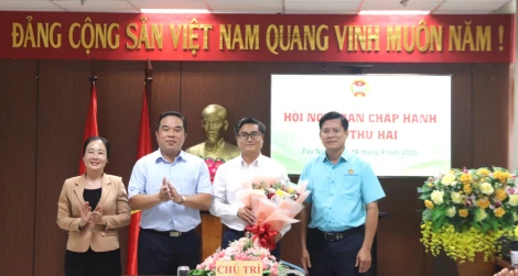 Sáng 26/9, Hội Nông dân tỉnh Tây Ninh tổ chức Hội nghị Ban Chấp hành lần thứ hai. Tham dự có Tỉnh ủy viên, Phó Trưởng ban Tuyên giáo và Dân vận Tỉnh ủy Huỳnh Thị Thu Năm.