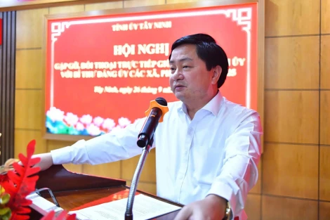 Bí thư Tỉnh ủy đối thoại với 31 Bí thư Đảng ủy các xã, phường