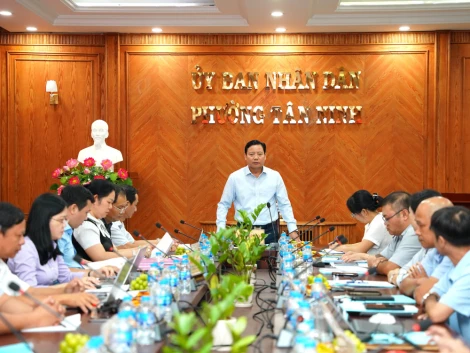 Phó Chủ tịch UBND tỉnh Phạm Tấn Hòa kiểm tra công tác cải cách hành chính tại phường Tân Ninh