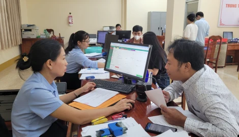 Tây Ninh phát động đợt thi đua đặc biệt chào mừng Đại hội Đảng bộ các cấp và Đại hội Thi đua yêu nước lần thứ I