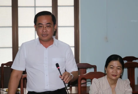 Trao đổi, học tập kinh nghiệm vận hành chính quyền hai cấp giữa phường Gò Dầu và phường Kiến Tường
