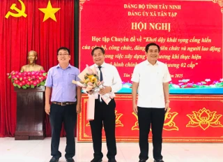 Học tập chuyên đề khơi dậy khát vọng cống hiến của cán bộ, đảng viên trong xây dựng quê hương