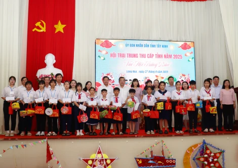 Rộn ràng Hội trại Trung thu 'Vui hội trăng rằm'