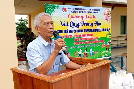 'Vui cùng Trung thu' với trẻ em xã biên giới Tân Lập